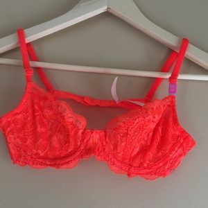 Victoria’s Secret PINK unlined Demi bra
